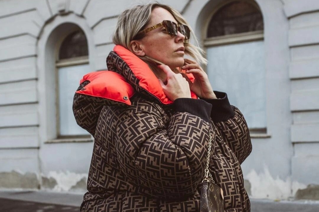 Phia sau chiec ao phao gia vai nghin USD hinh anh