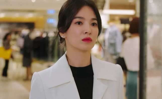 Song Hye Kyo giup loat san pham chay hang hinh anh