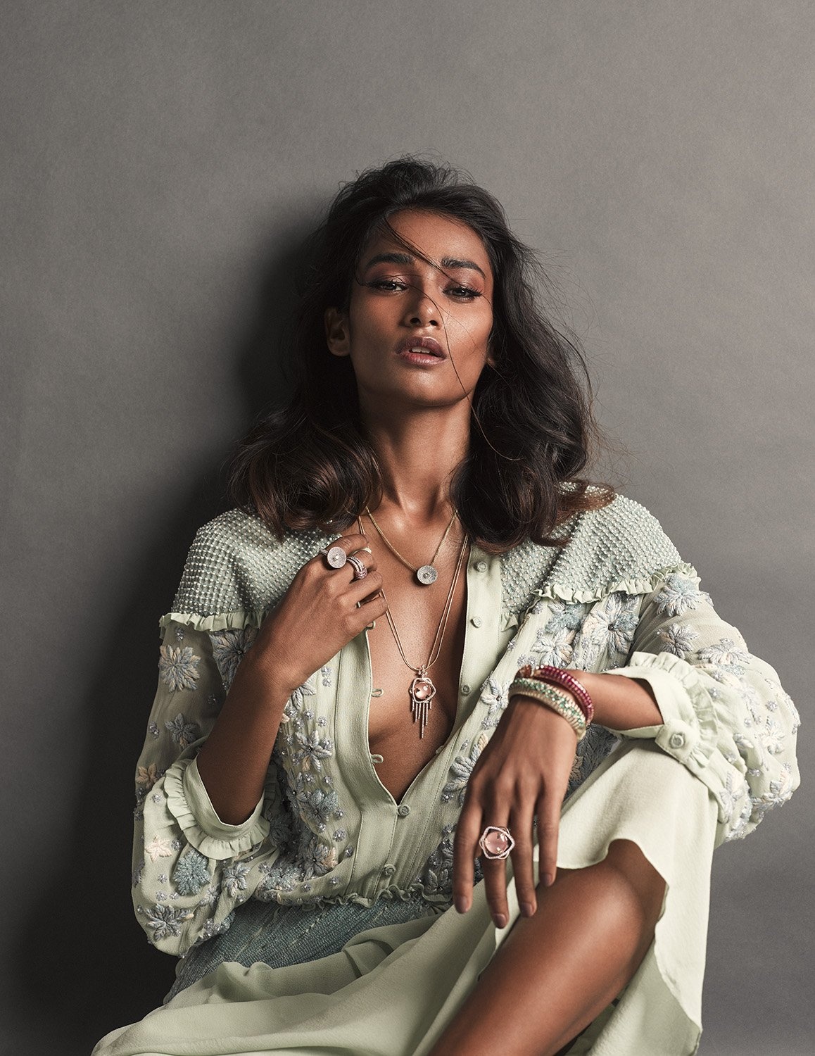 Nu nguoi mau An Do tung la luat su anh 8