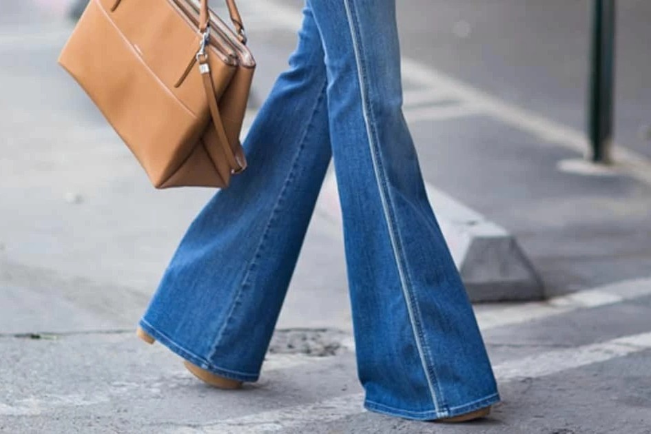 Quan ong loe thay the quan jeans bo hinh anh