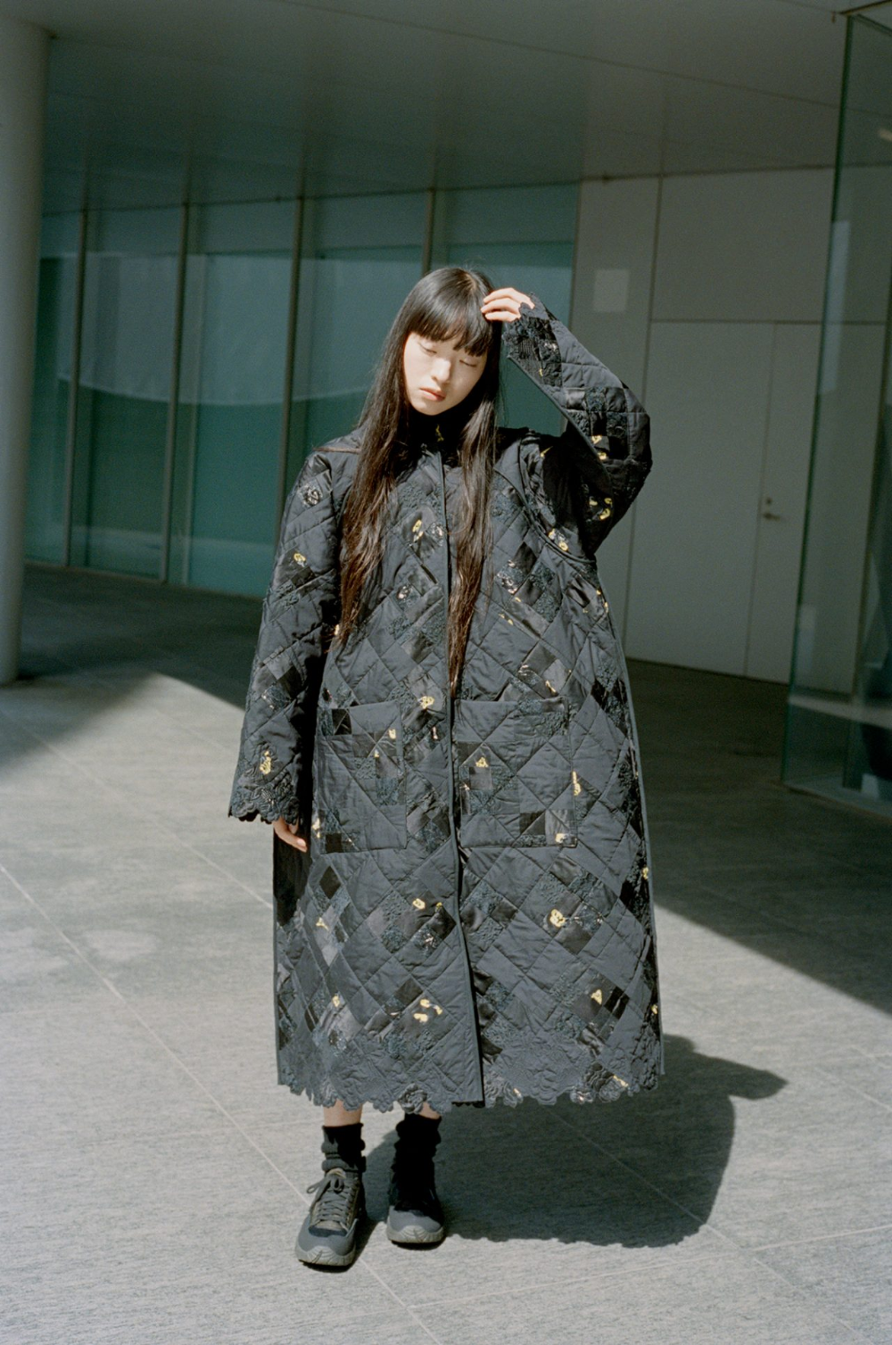 Mot mac ao khoac chan bong anh 10