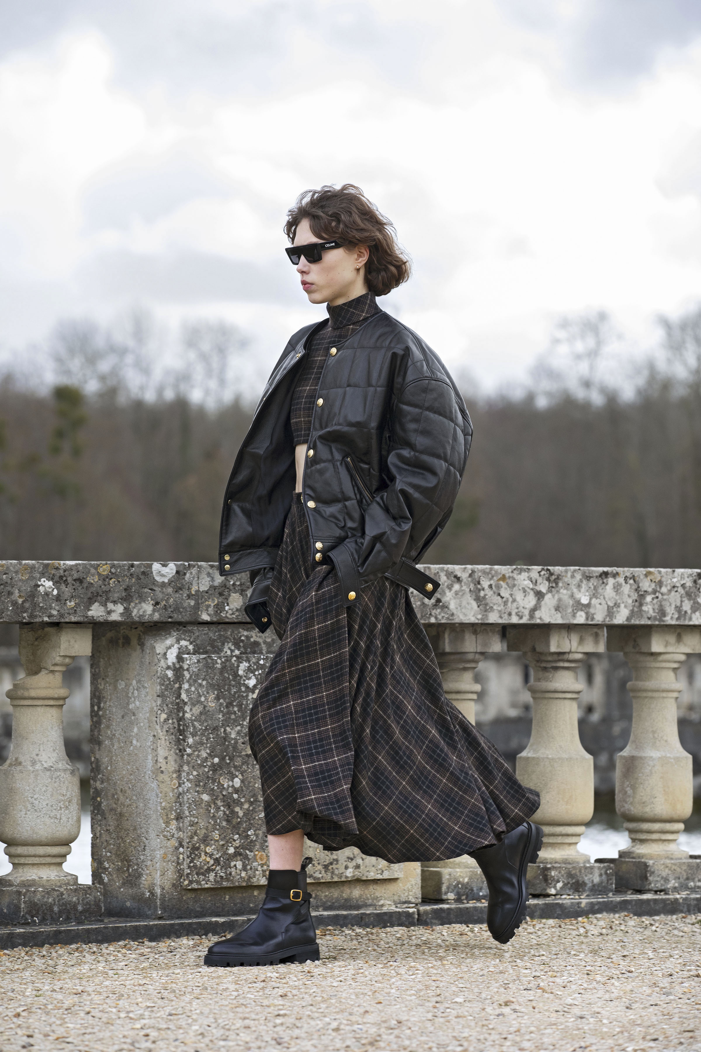 Mot mac ao khoac chan bong anh 7