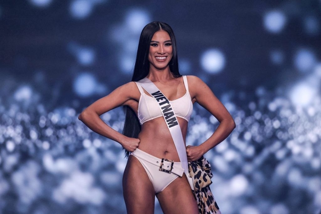 Kim Duyen mac vay banh tet tai Ban ket Miss Universe 2021 anh 4