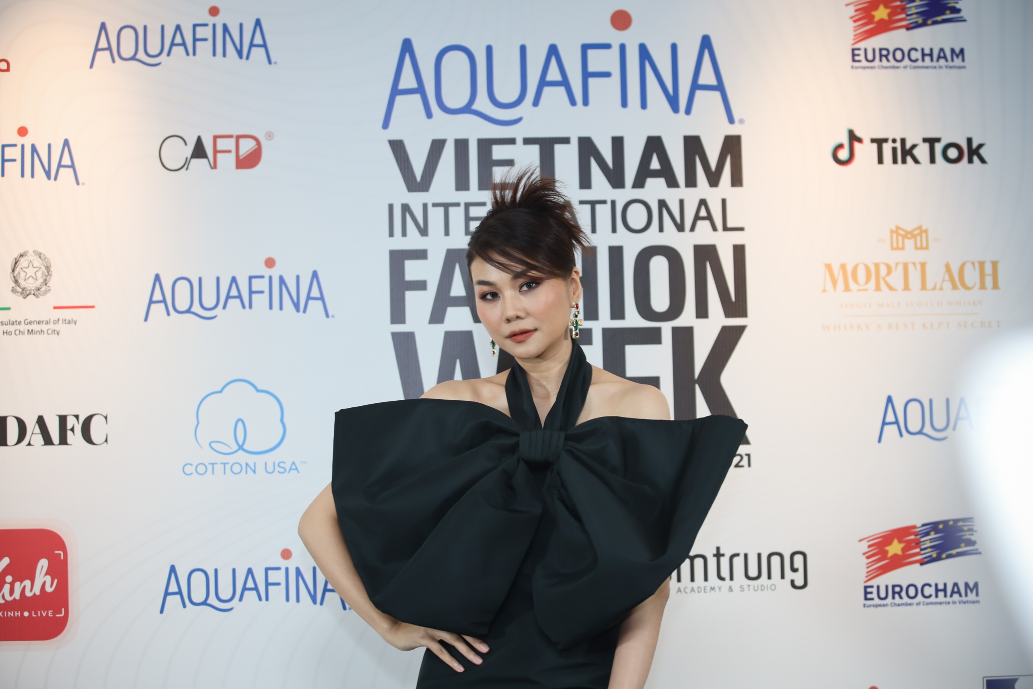 Aquafina Tuan le Thoi trang Quoc te Viet Nam 2021 anh 1