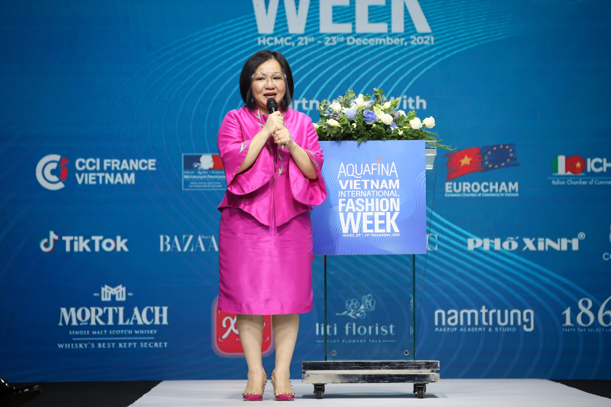 Aquafina Tuan le Thoi trang Quoc te Viet Nam 2021 anh 7