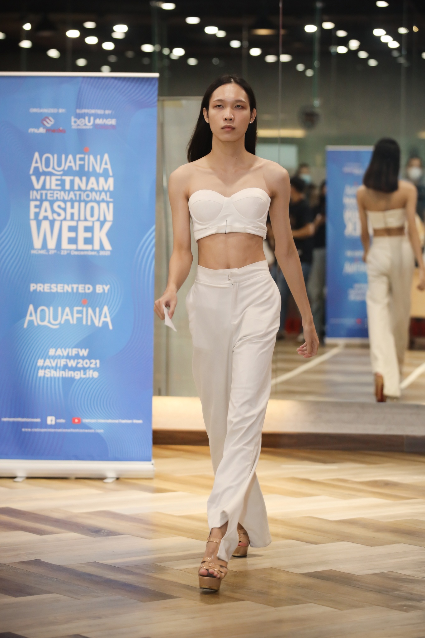 Aquafina Tuần lễ Thời trang Quốc tế Việt Nam ảnh 12 Aquafina Tuan le Thoi trang Quoc te Viet Nam anh 12