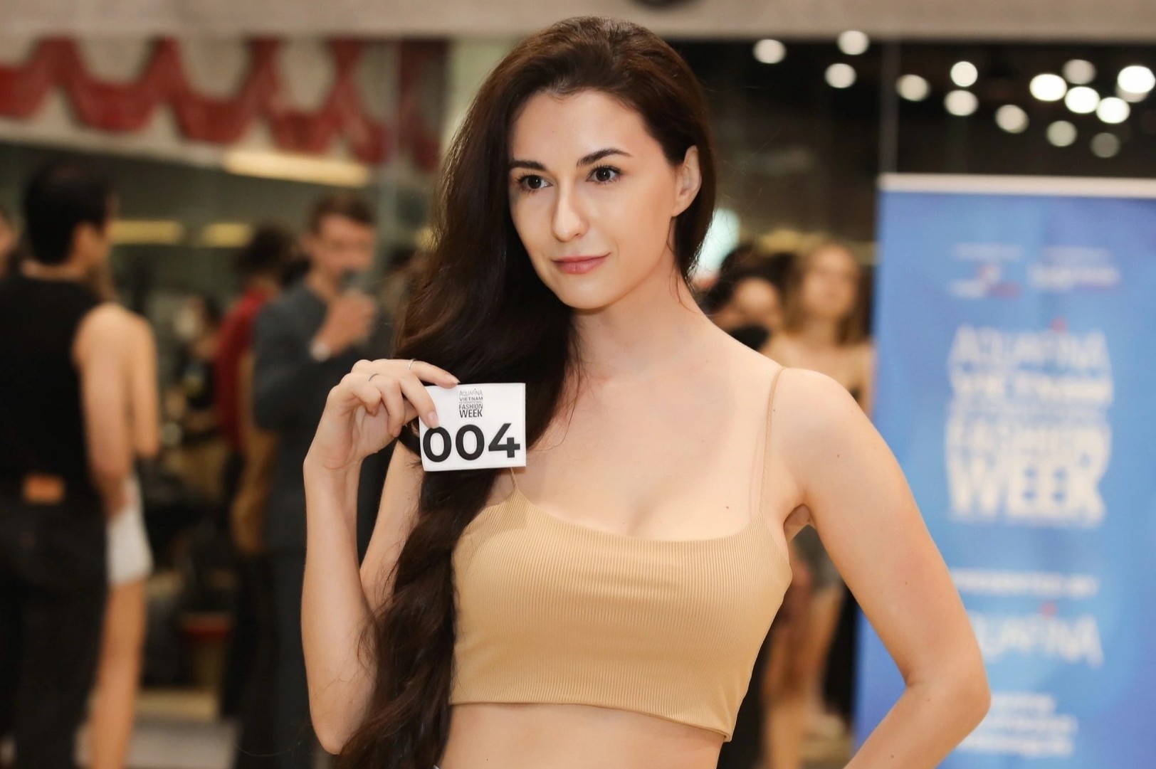 Mau Tay goi cam tai buoi casting Tuan le Thoi trang Viet Nam hinh anh