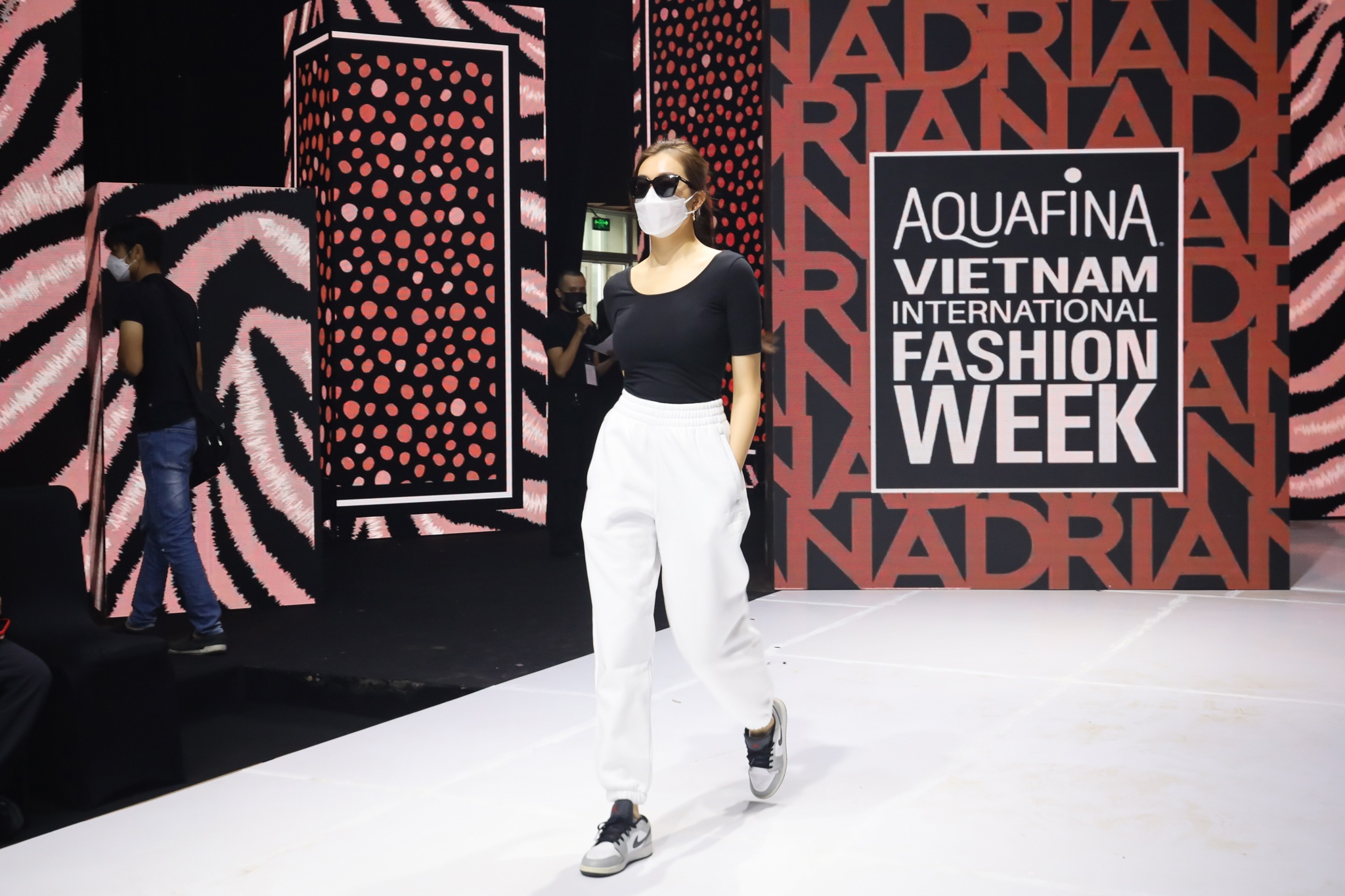 Aquafina Tuan le Thoi trang Quoc te Viet Nam anh 7