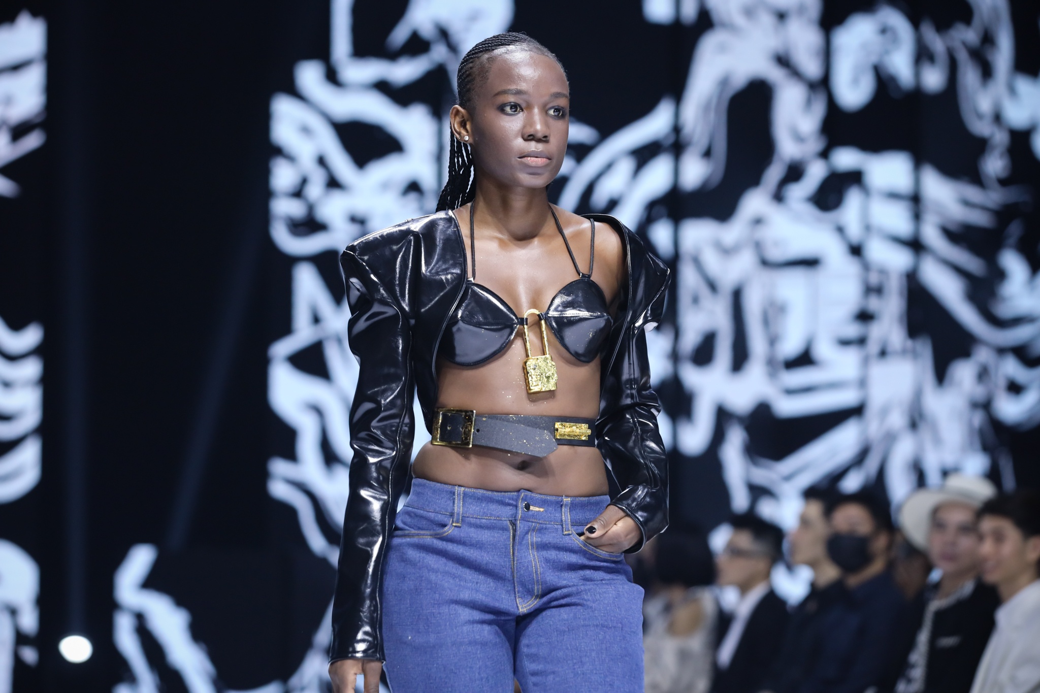 Aquafina Tuan le Thoi trang Quoc te Viet Nam anh 5