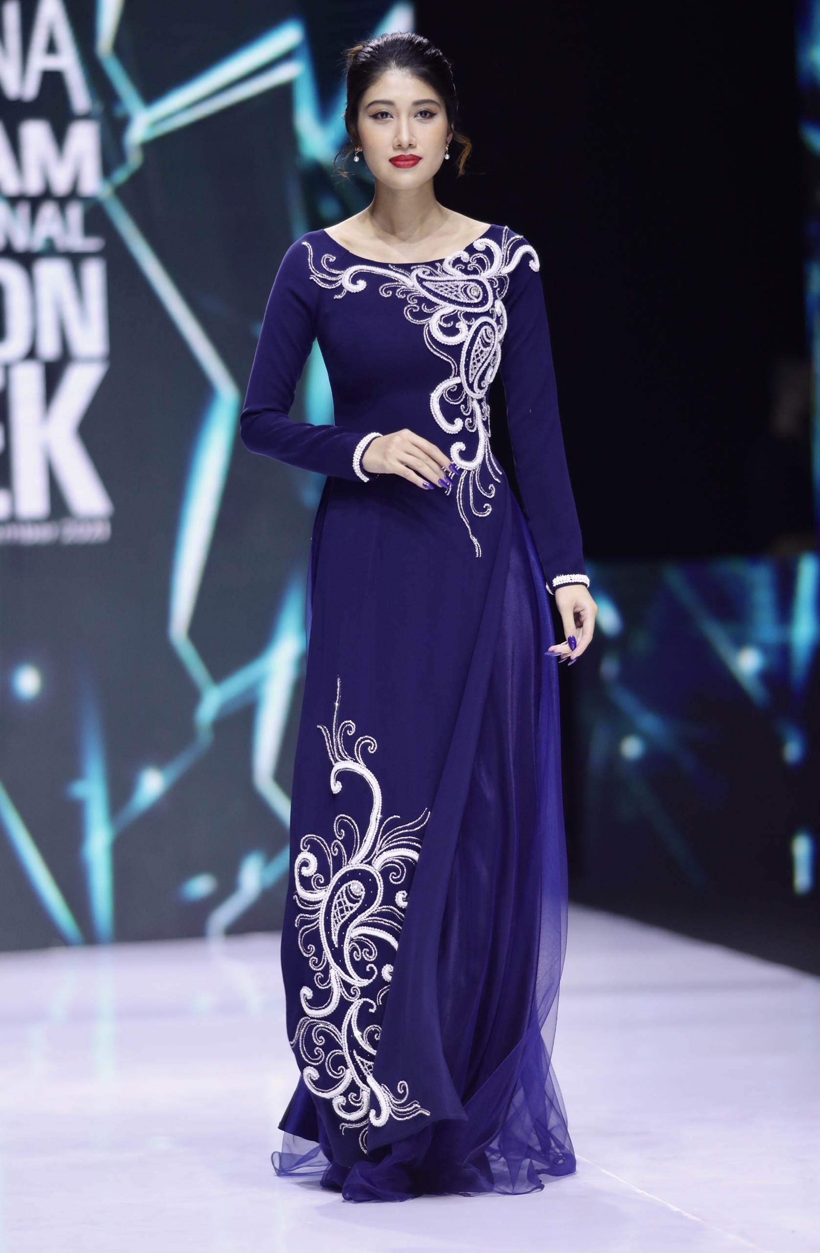 Aquafina Tuần lễ Thời trang Quốc tế Việt Nam ảnh 6 Aquafina Tuan le Thoi trang Quoc te Viet Nam anh 6