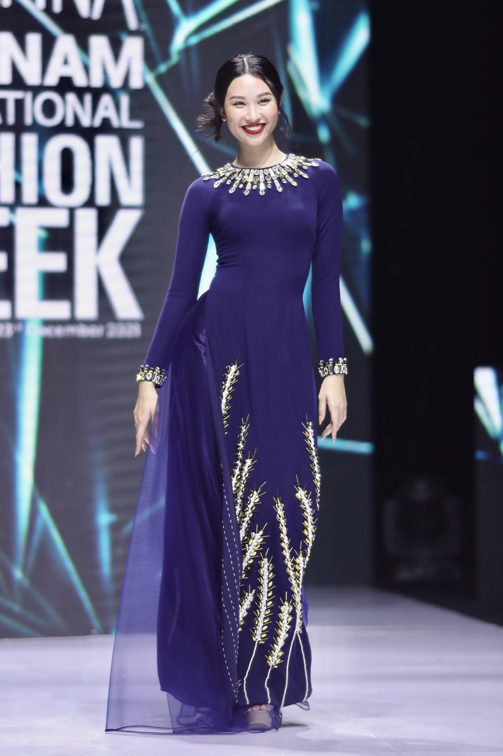 Aquafina Tuần lễ Thời trang Quốc tế Việt Nam ảnh 3 Aquafina Tuan le Thoi trang Quoc te Viet Nam anh 3