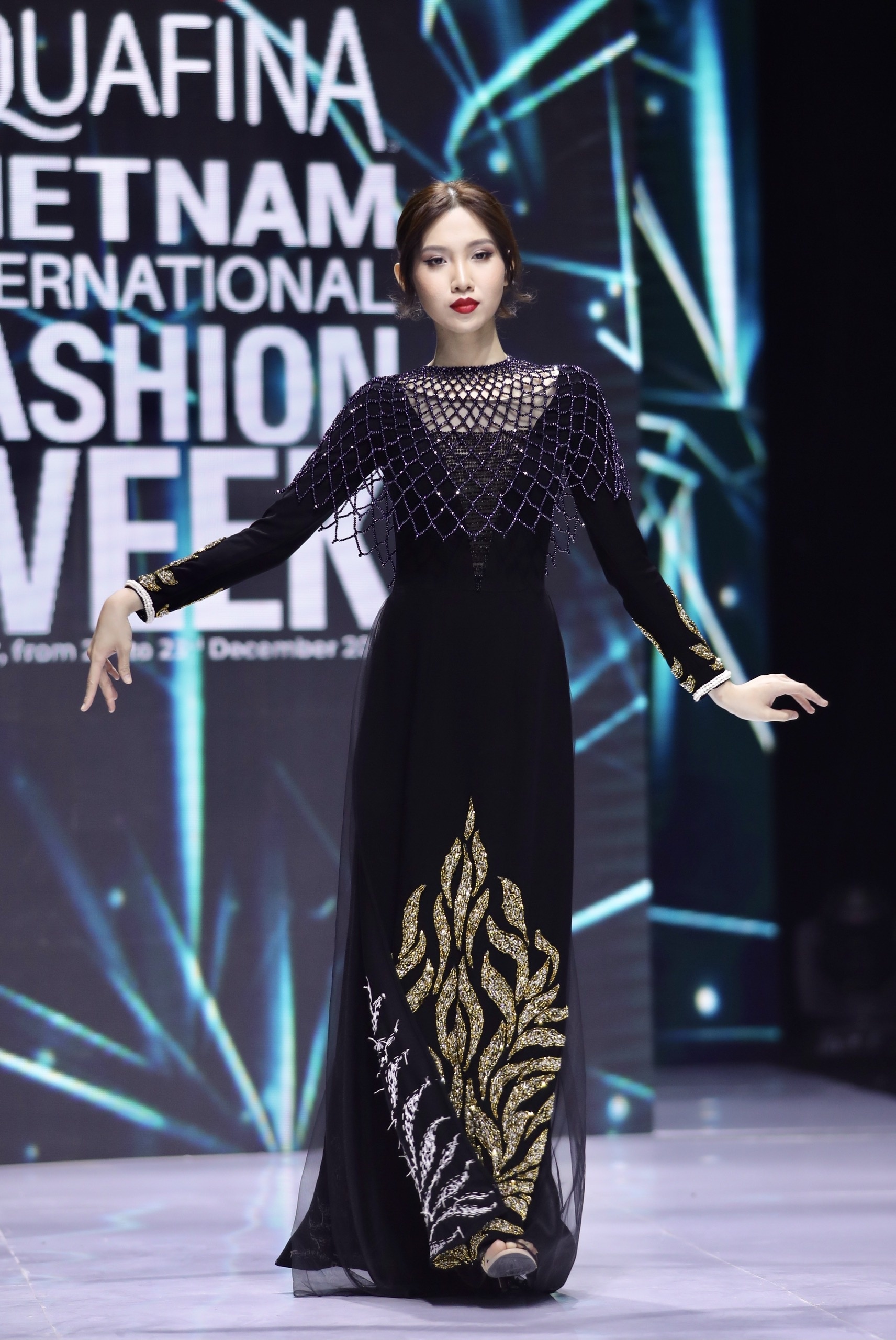 Aquafina Tuần lễ Thời trang Quốc tế Việt Nam ảnh 16 Aquafina Tuan le Thoi trang Quoc te Viet Nam anh 16