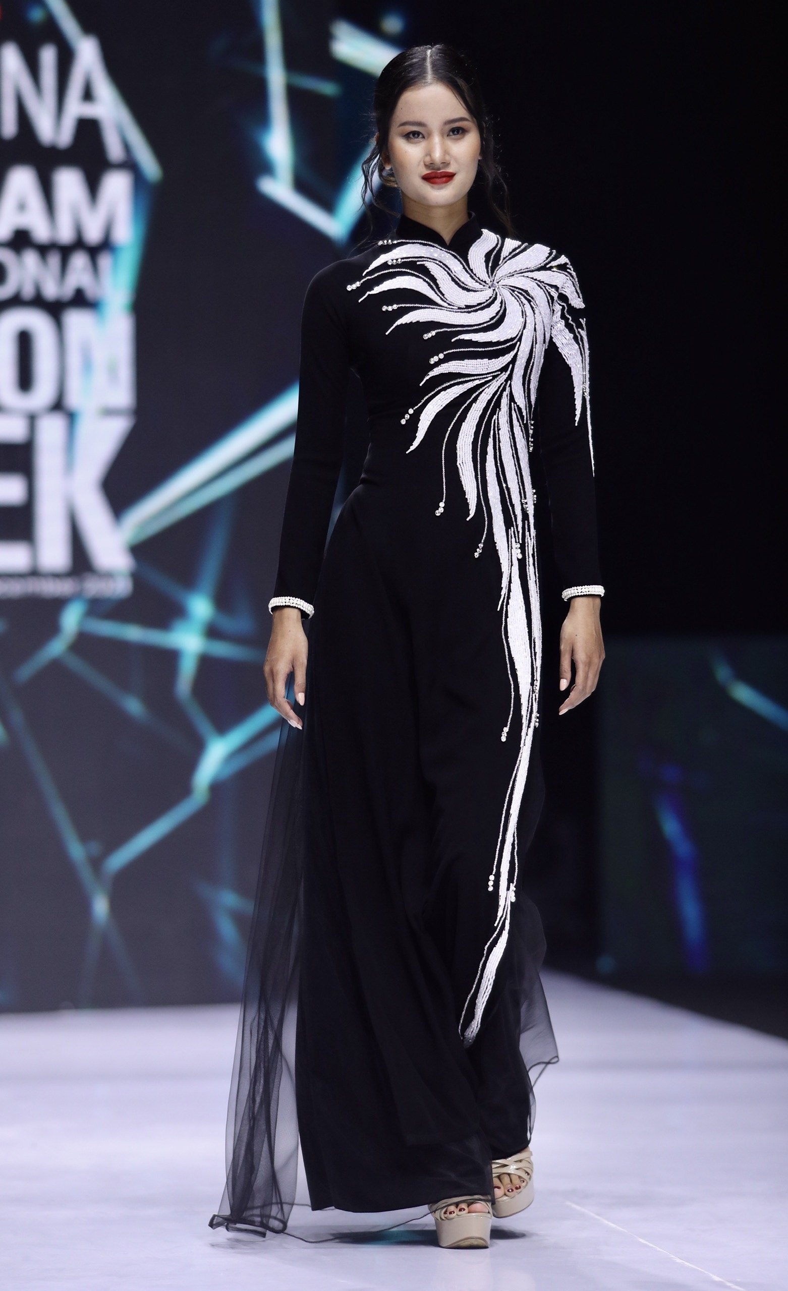 Aquafina Tuần lễ Thời trang Quốc tế Việt Nam ảnh 15 Aquafina Tuan le Thoi trang Quoc te Viet Nam anh 15