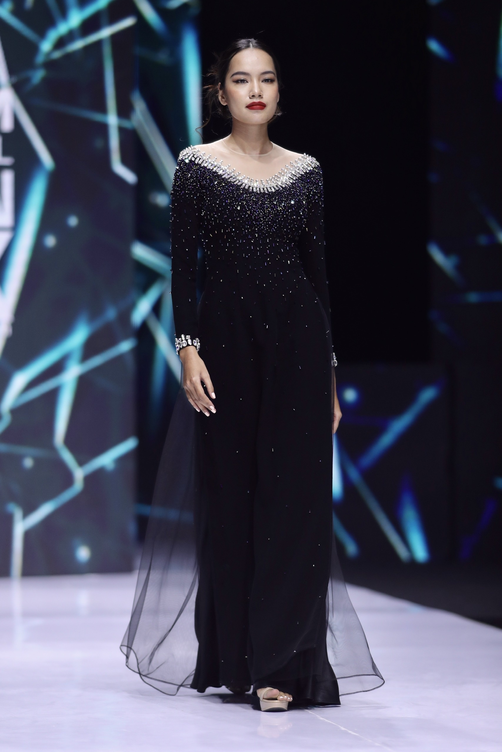 Aquafina Tuần lễ Thời trang Quốc tế Việt Nam ảnh 13 Aquafina Tuan le Thoi trang Quoc te Viet Nam anh 13