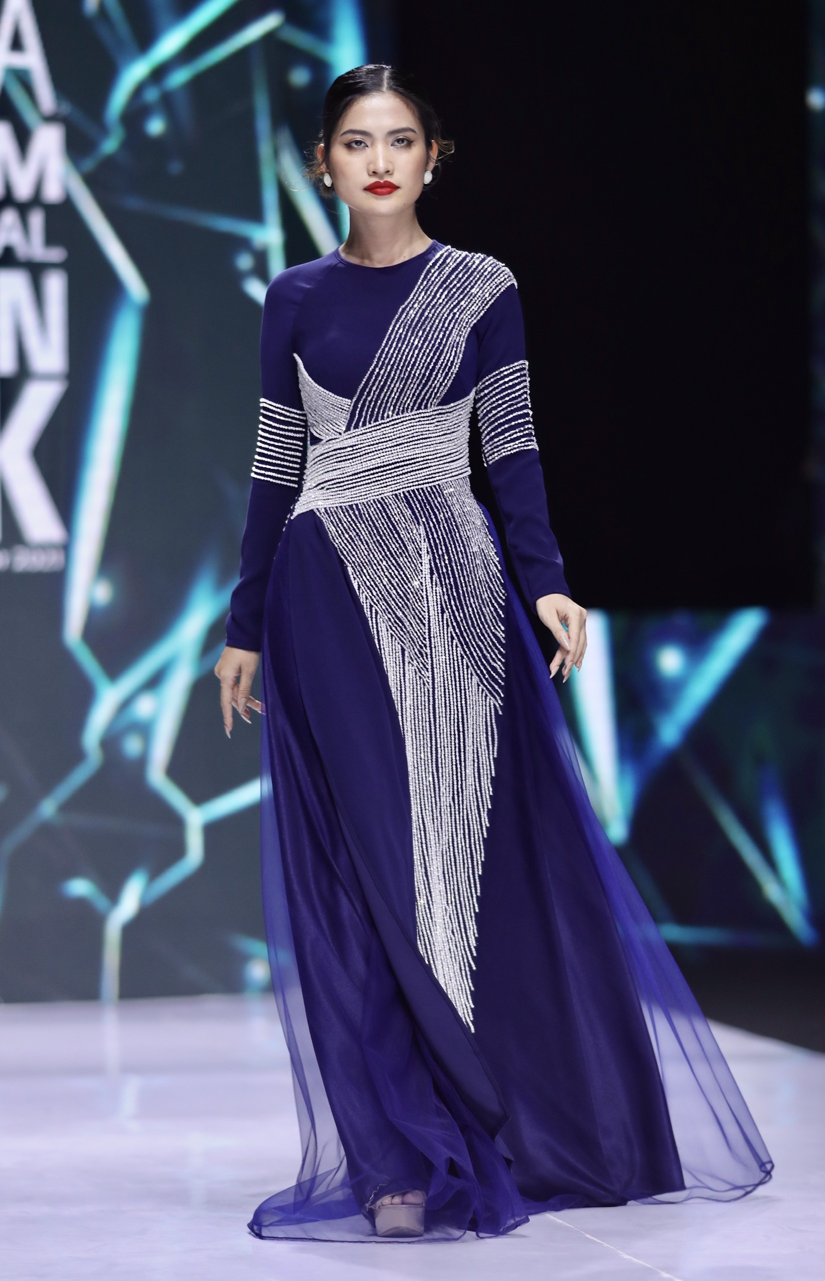 Aquafina Tuần lễ Thời trang Quốc tế Việt Nam ảnh 8 Aquafina Tuan le Thoi trang Quoc te Viet Nam anh 8