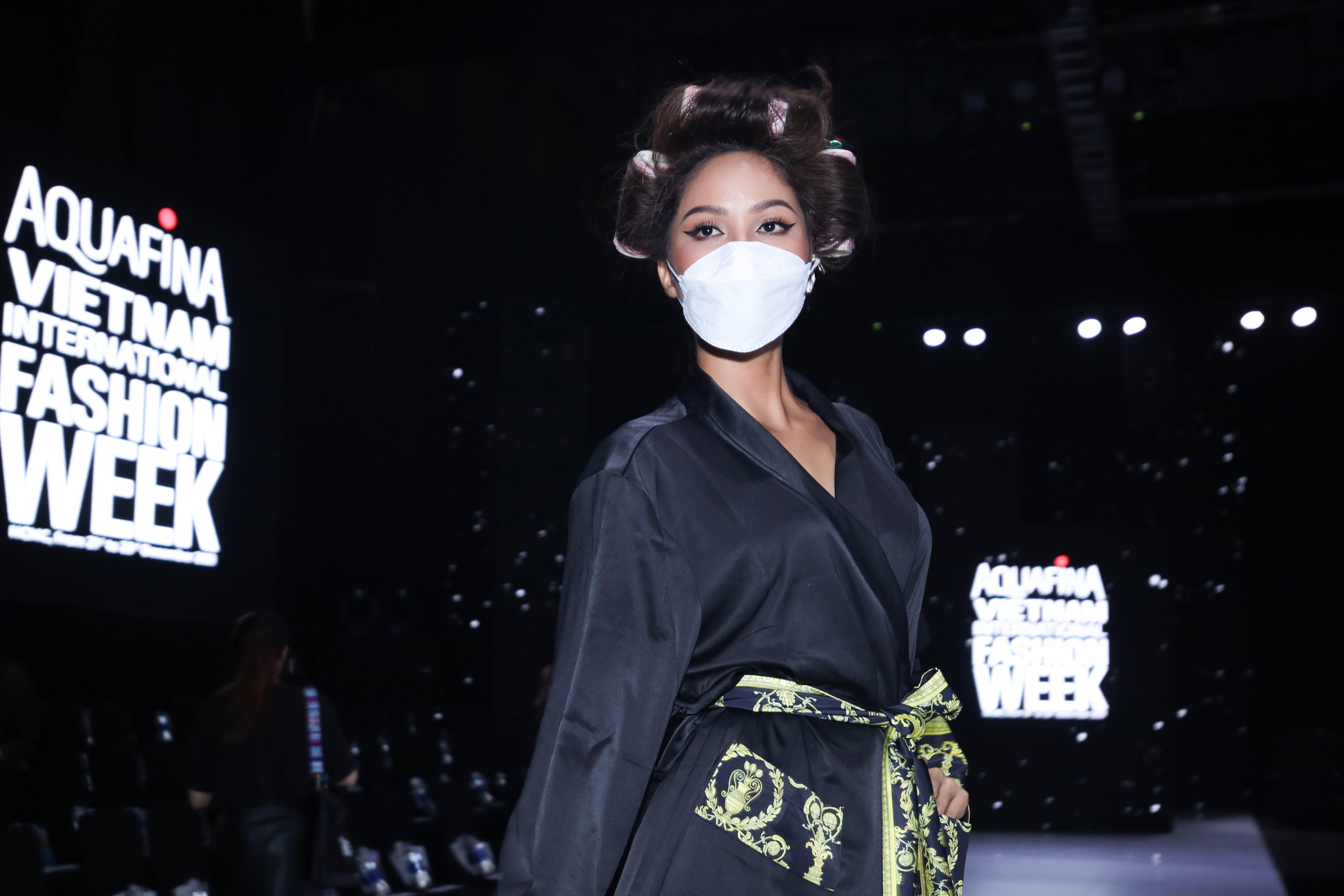 Aquafina Tuan le Thoi trang Quoc te Viet Nam anh 1