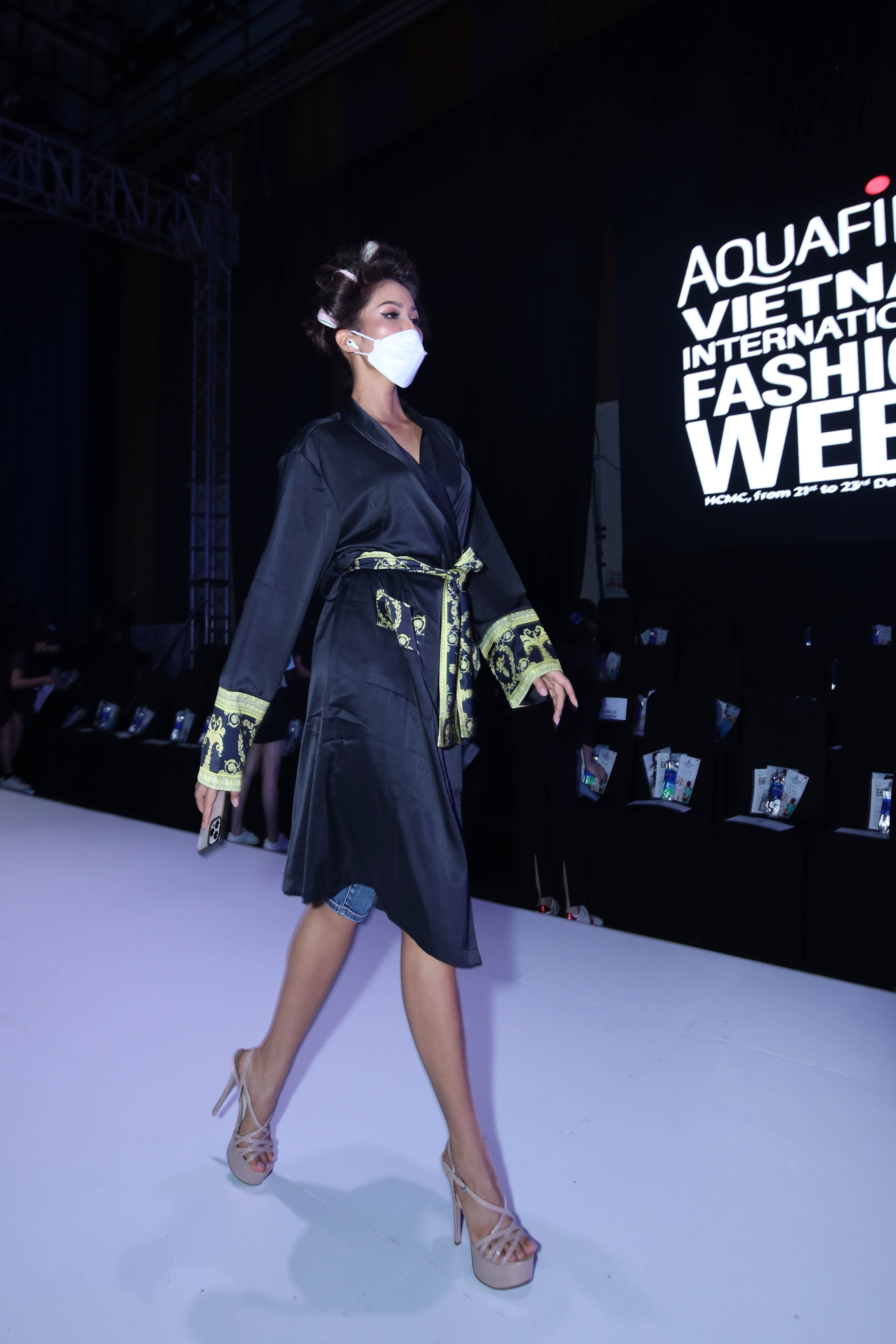 Aquafina Tuan le Thoi trang Quoc te Viet Nam anh 2