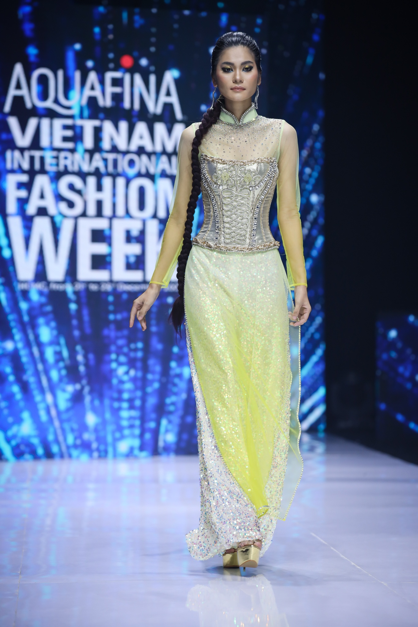 Aquafina Tuan le Thoi trang Quoc te Viet Nam anh 29