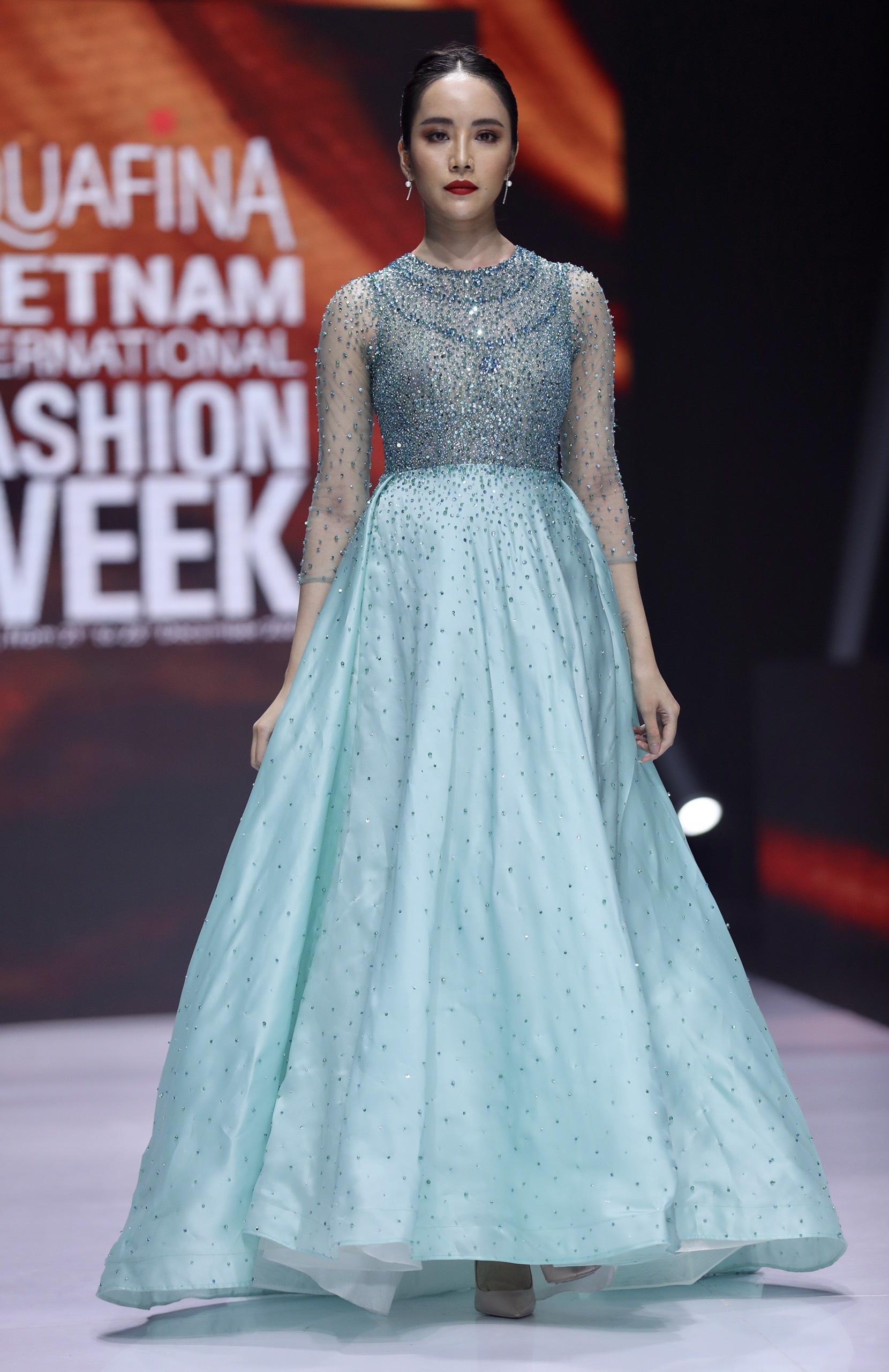 Aquafina Tuan le Thoi trang Quoc te Viet Nam anh 17