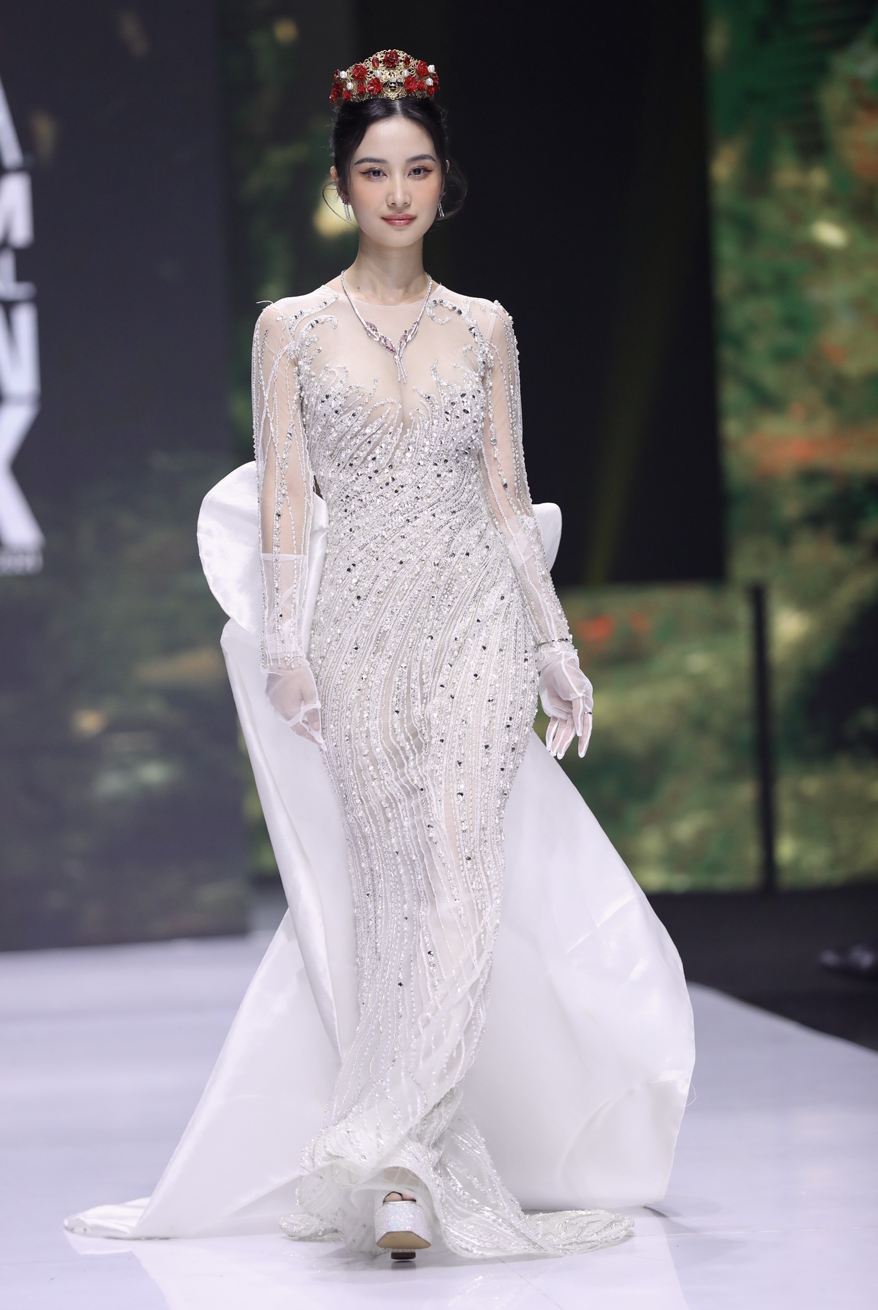 Aquafina Tuan le Thoi trang Quoc te Viet Nam anh 4