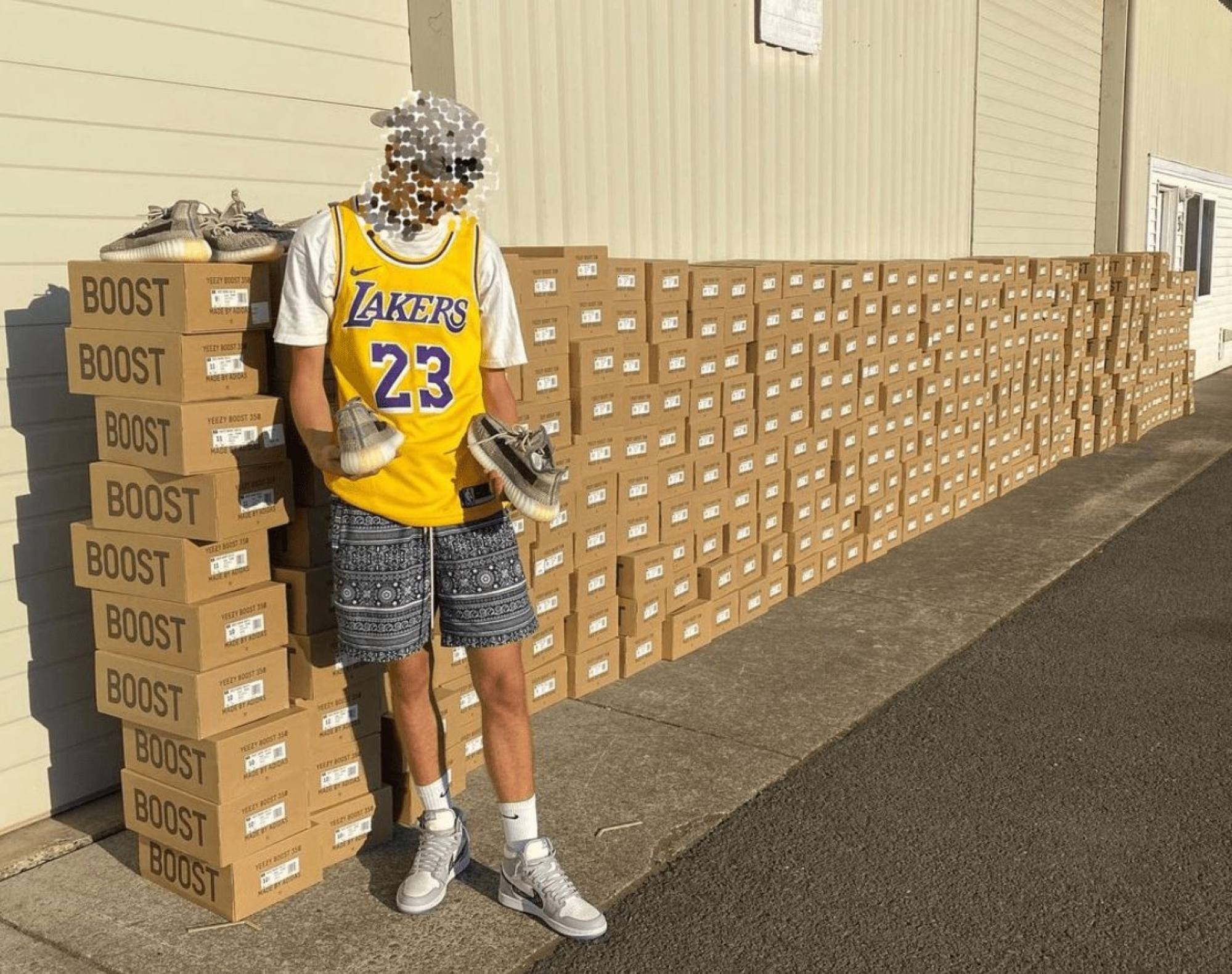 thi truong sneakers trong nam 2021 anh 4