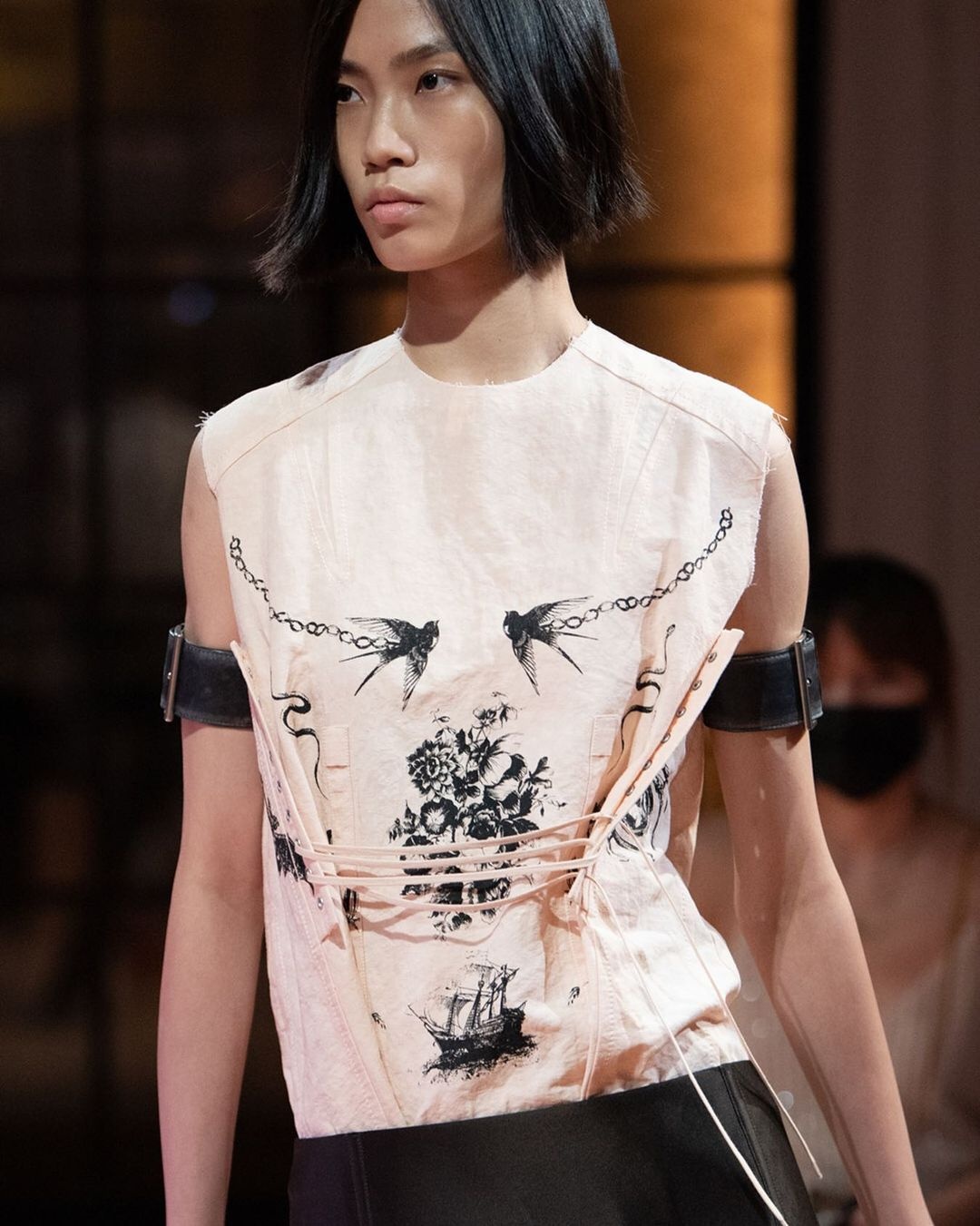 áo nịt ngực vẫn được ưa chuộng trong năm 2022 ảnh 1 ao nit nguc van duoc ua chuong trong nam 2022 anh 1