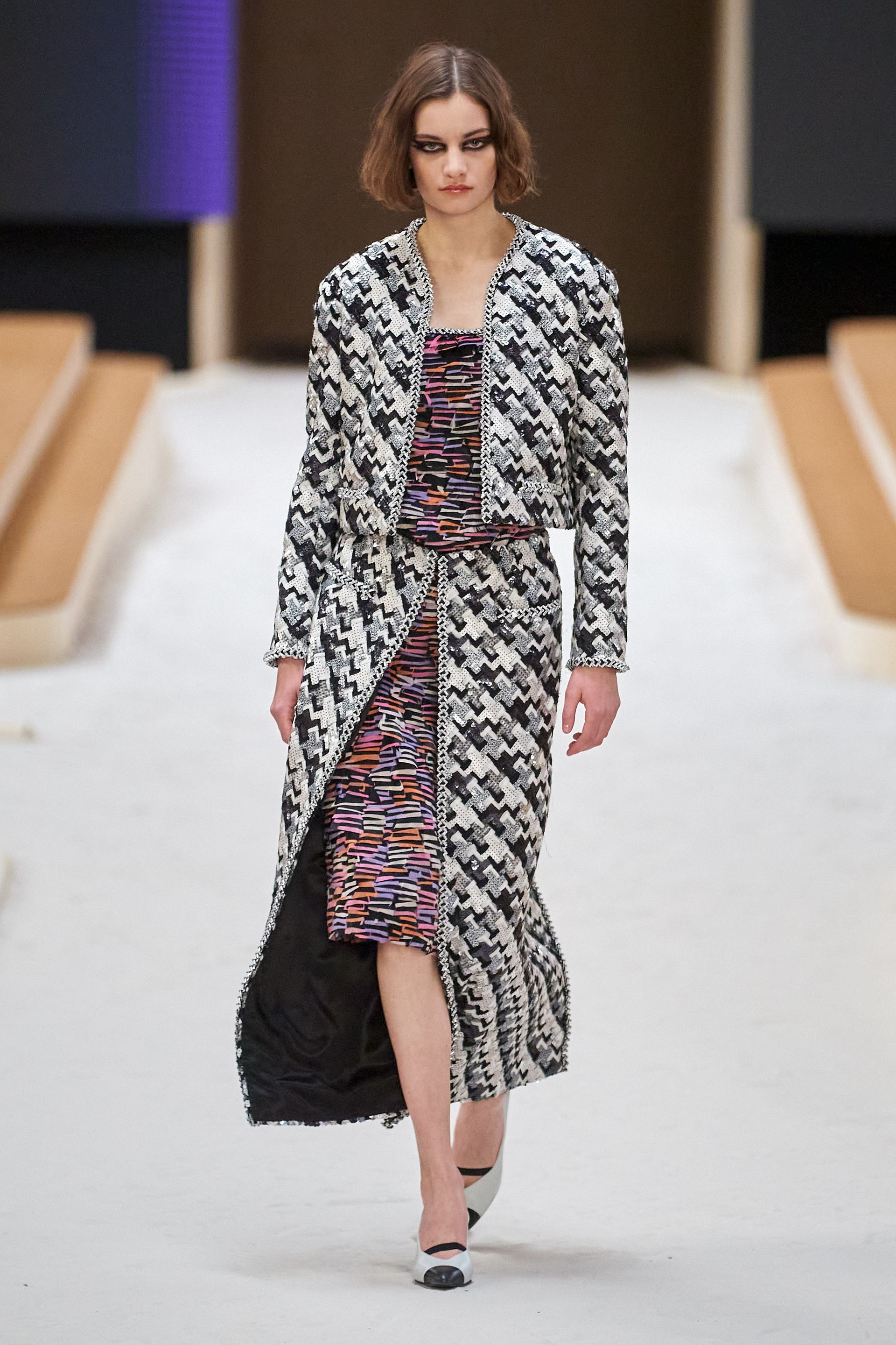 Công chúa Monaco cưỡi ngựa mở màn show thời trang ảnh 16 Cong chua Monaco cuoi ngua mo man show thoi trang anh 16