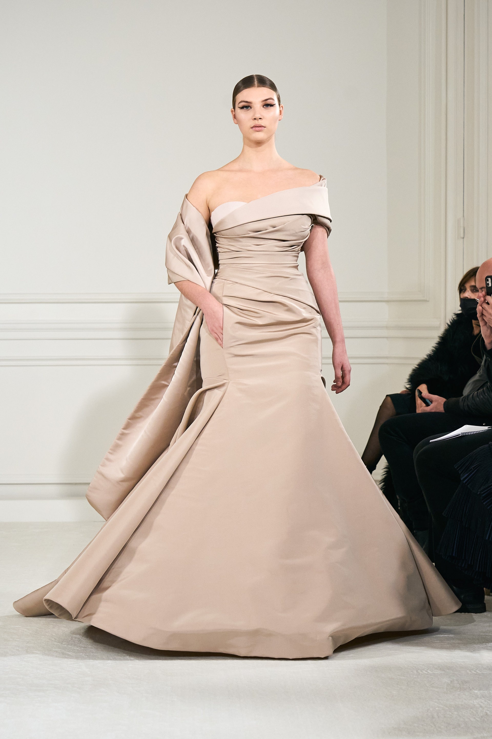 Show dien thoi trang pha vo quy uoc anh 13