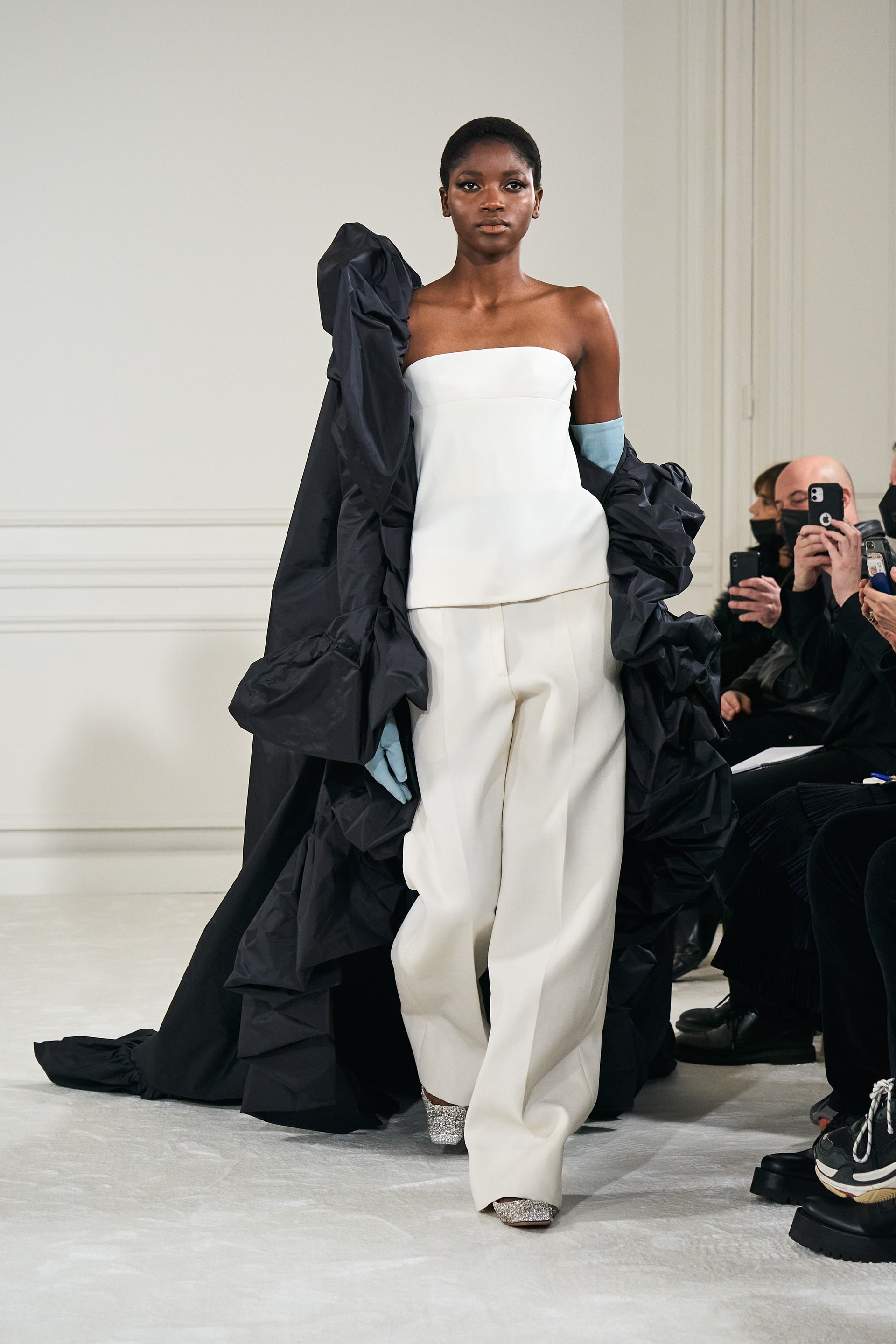 Show dien thoi trang pha vo quy uoc anh 5