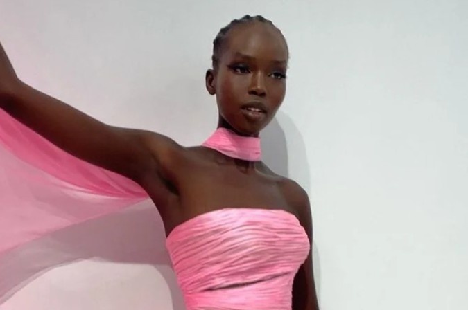 Nguoi mau Australia chinh phuc thoi trang cao cap hinh anh