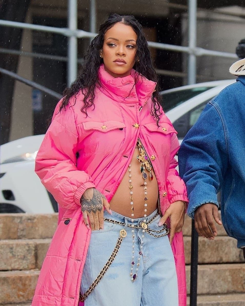 Mẫu trang sức Rihanna đeo khi mang bầu ảnh 2 Mau trang suc Rihanna deo khi mang bau anh 2