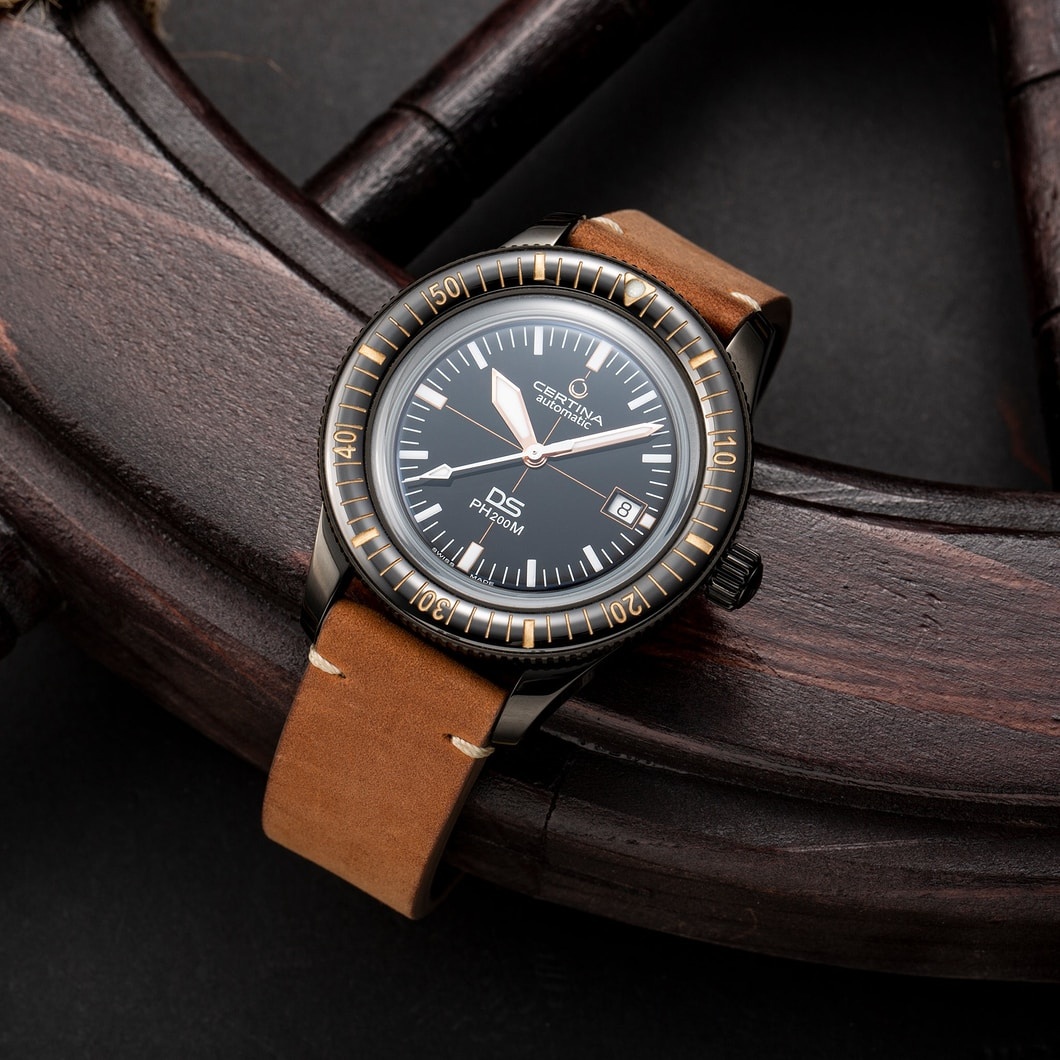 Mau dong ho gia duoi 1.000 USD anh 6