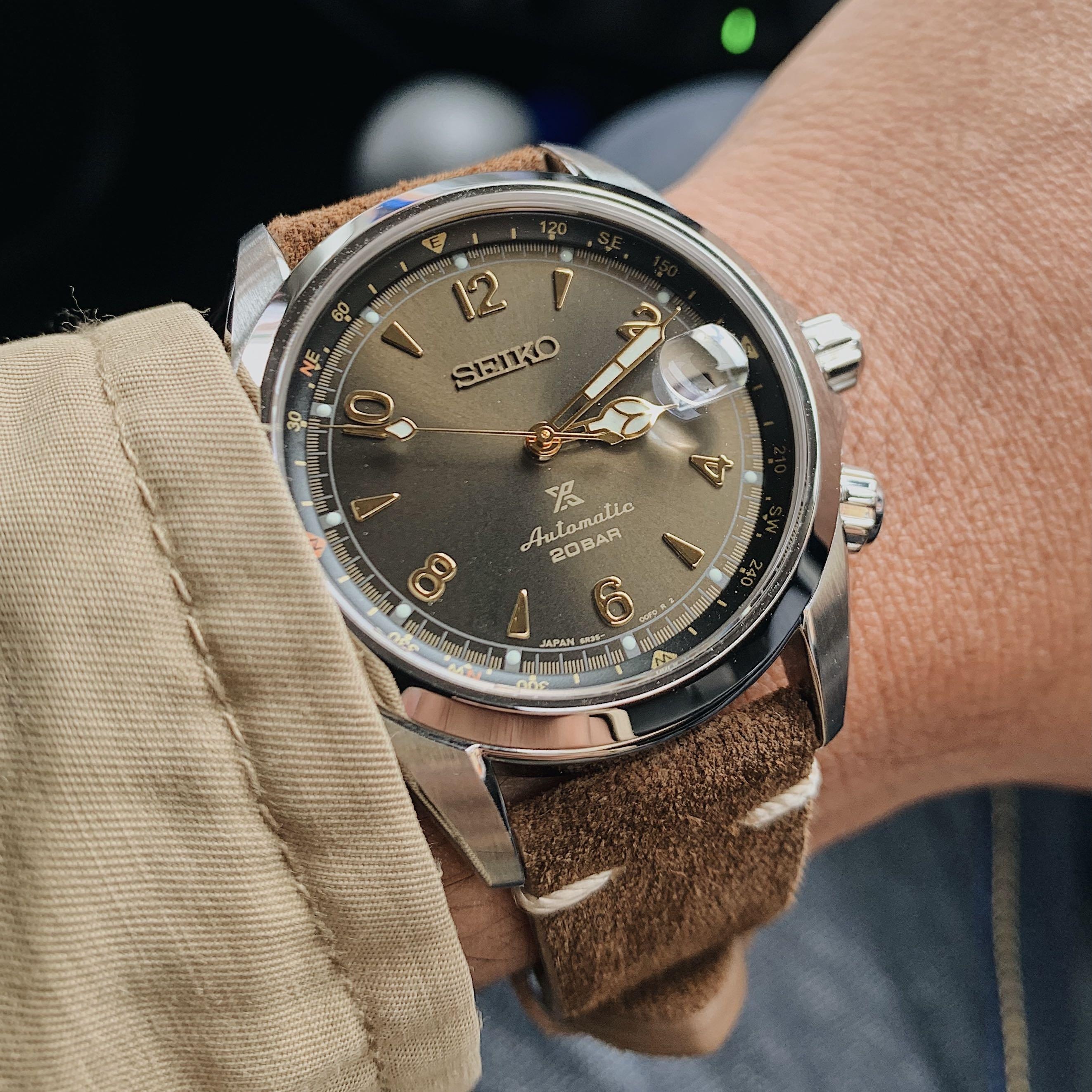 Mau dong ho gia duoi 1.000 USD anh 1