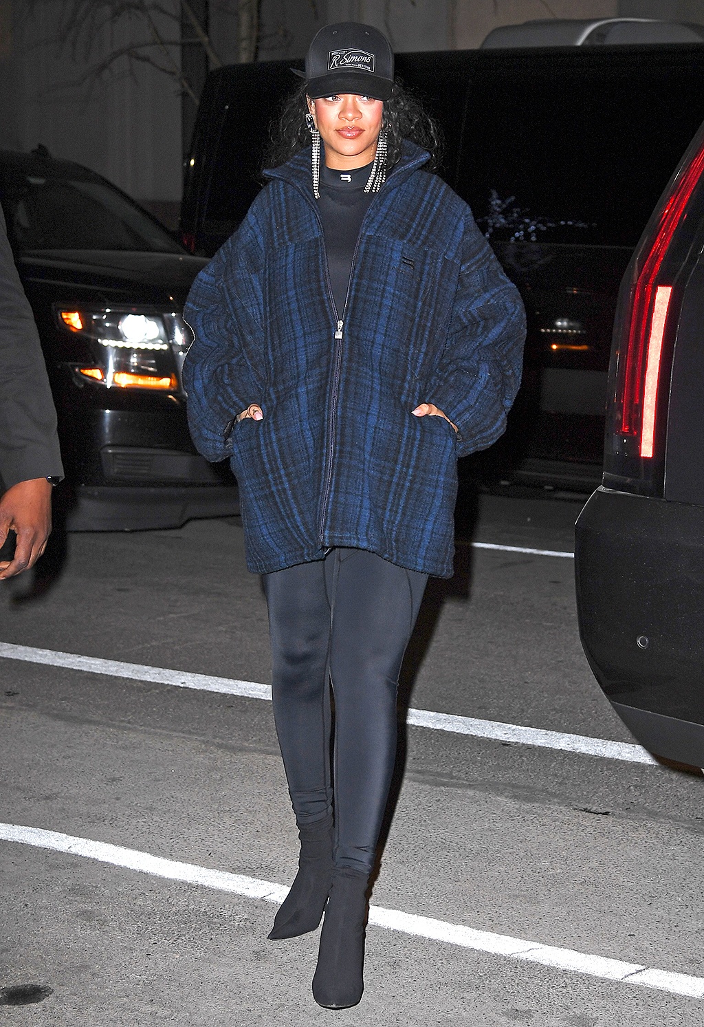 Rihanna mặc sành điệu khi mang bầu ảnh 9 Rihanna mac sanh dieu khi mang bau anh 9