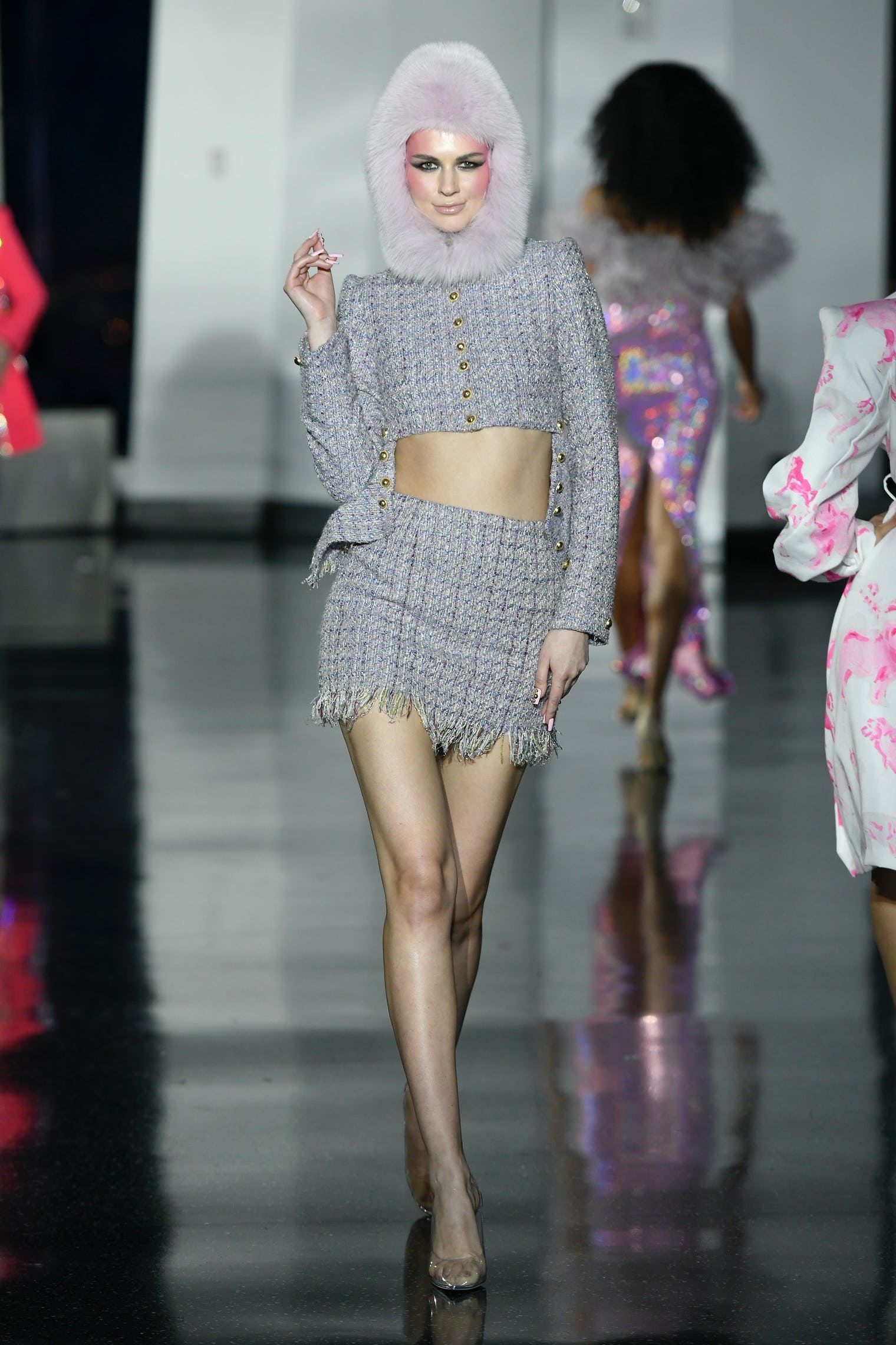 Váy ngắn trở thành xu hướng ảnh 6 Vay ngan tro thanh xu huong anh 6