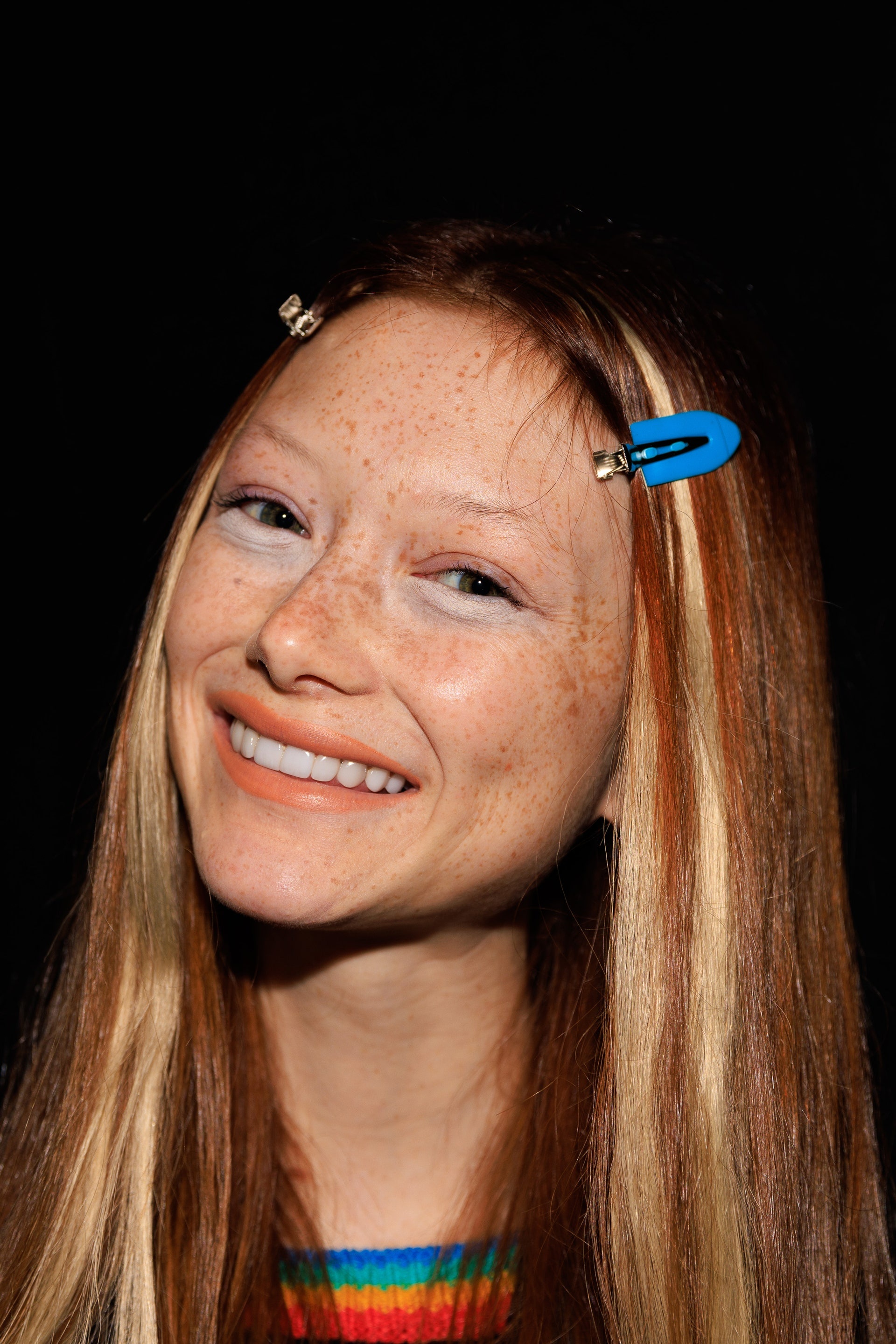 Canh hau truong show dien thoi trang anh 1