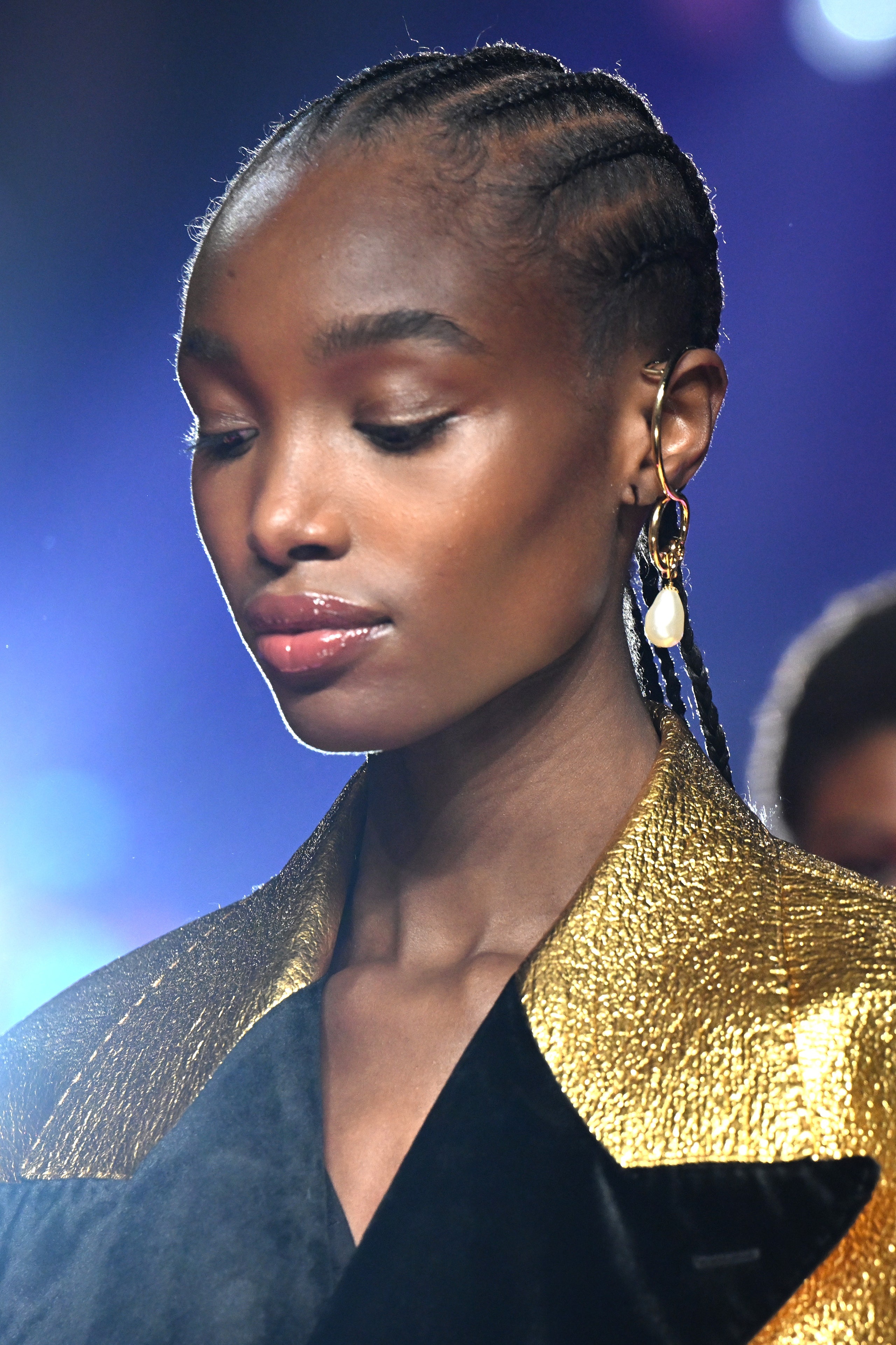 Trao luu to son bong tro lai anh 1