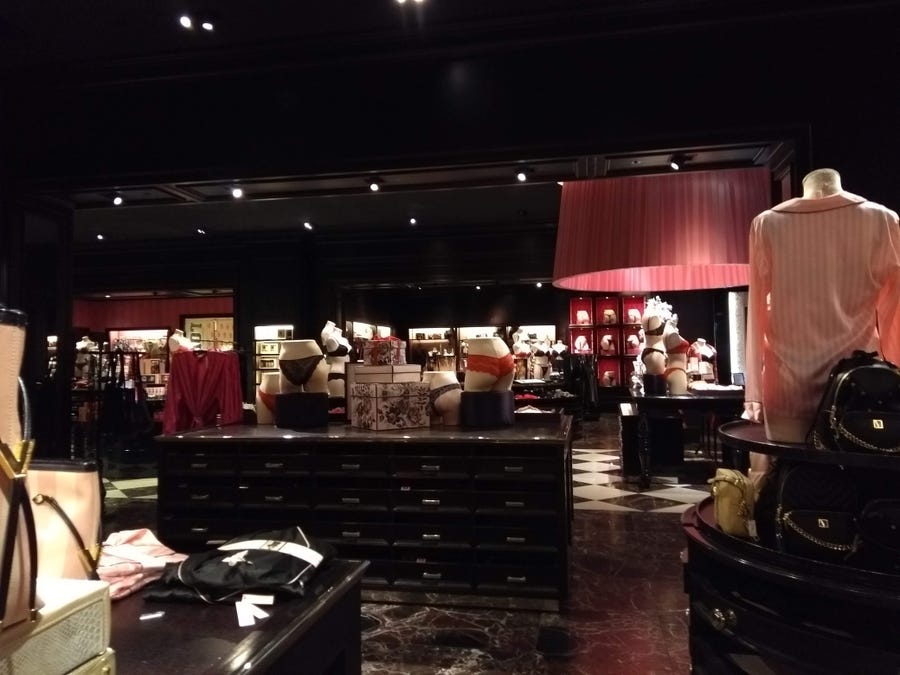 Victoria's Secret vat lon anh 2