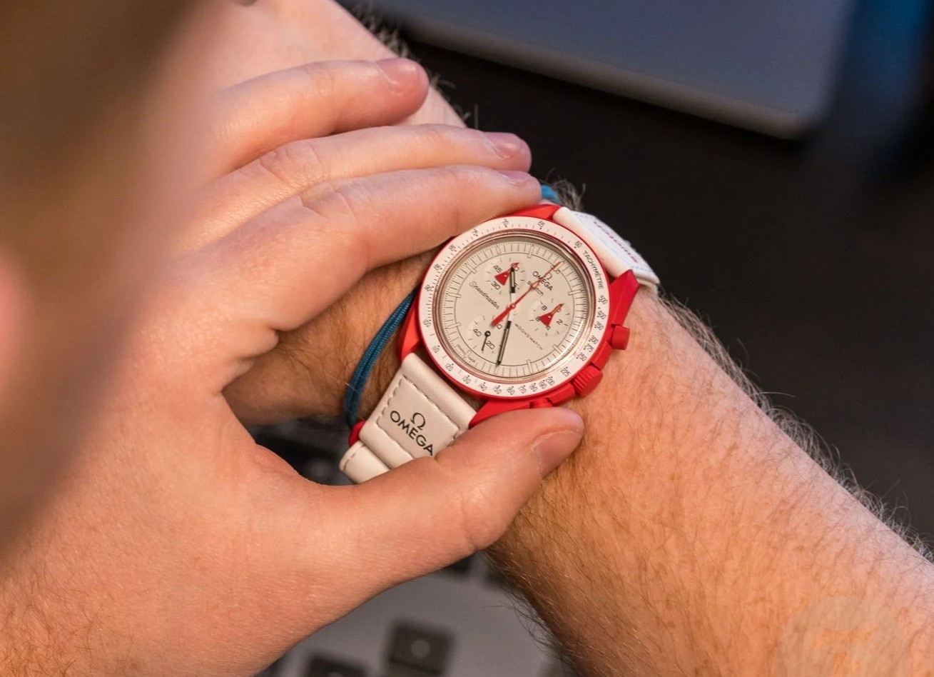 Mau dong ho Omega gia 260 USD hinh anh