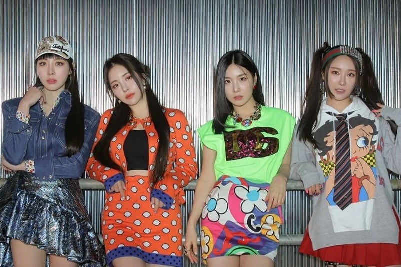 Trang phuc cua Brave Girls bi che loi thoi hinh anh