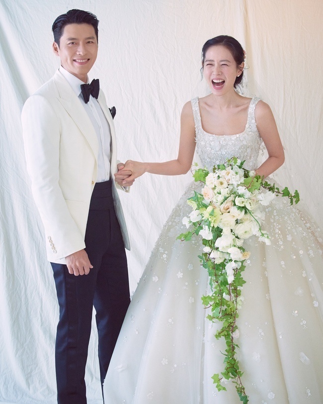 Gu ăn mặc của Hyun Bin và Son Ye Jin ảnh 1 Gu an mac cua Hyun Bin va Son Ye Jin anh 1