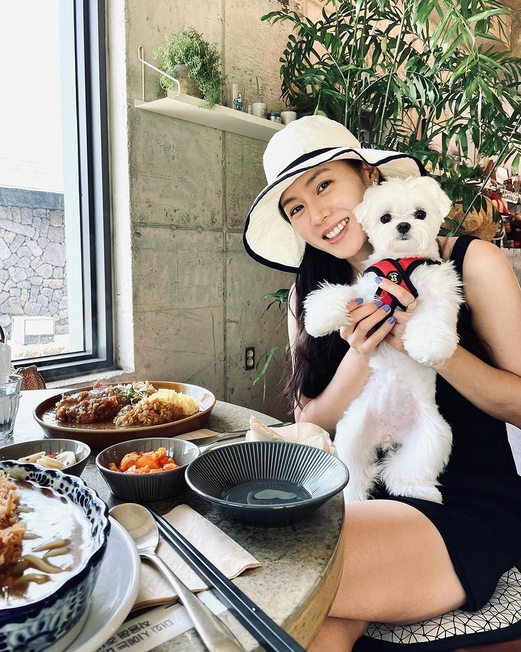 Gu ăn mặc của Hyun Bin và Son Ye Jin ảnh 11 Gu an mac cua Hyun Bin va Son Ye Jin anh 11