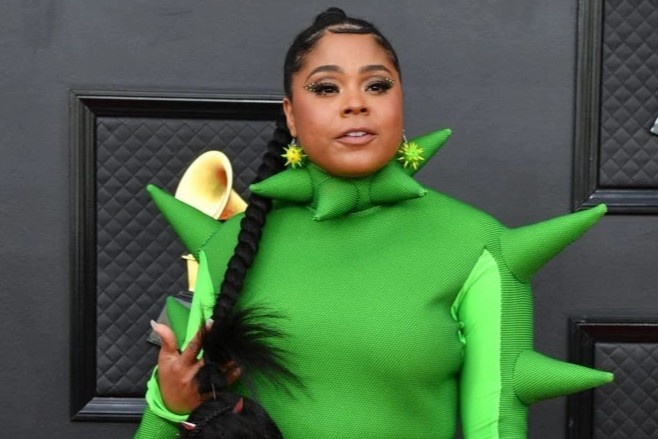 Tham hoa thoi trang tai Grammy 2022 hinh anh