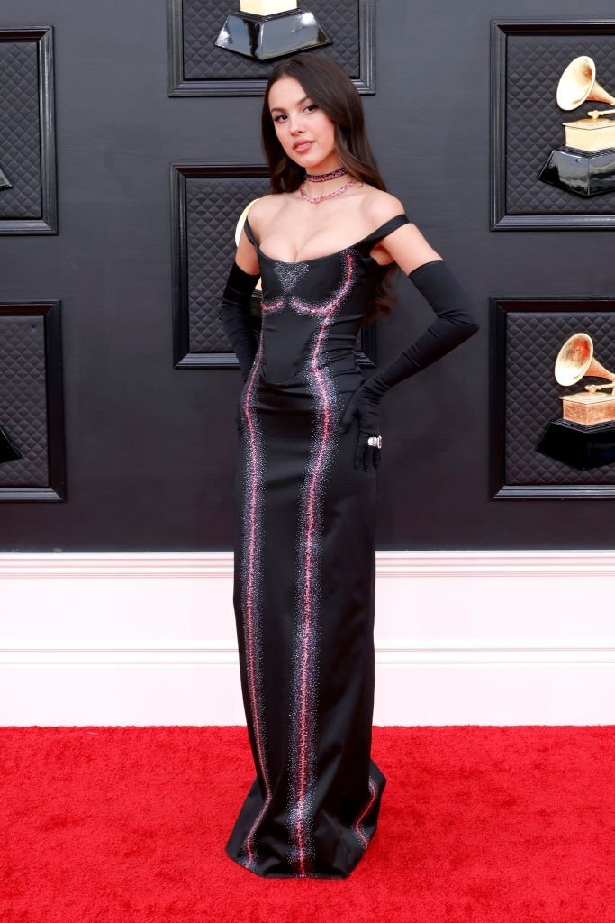 sao mặc đẹp tại Grammy 2022 ảnh 4 sao mac dep tai Grammy 2022 anh 4