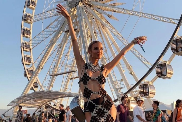 Su tro lai cua thoi trang le hoi hinh anh