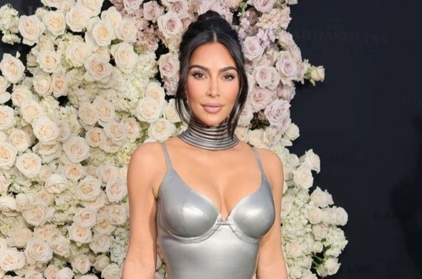 Kim Kardashian: 'Khong trang diem, mac don gian giup toi thoai mai' hinh anh