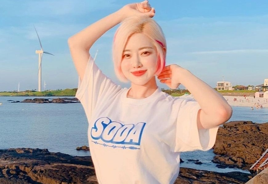 Mot quan ao in tu ngu nhay cam hinh anh