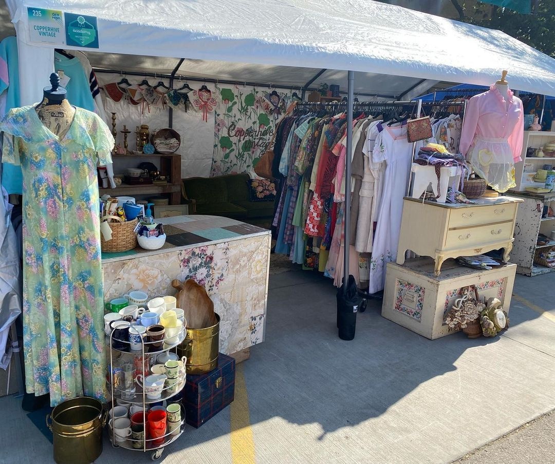 Sự thật về trào lưu mua quần áo cũ ảnh 2 Su that ve trao luu mua quan ao cu anh 2