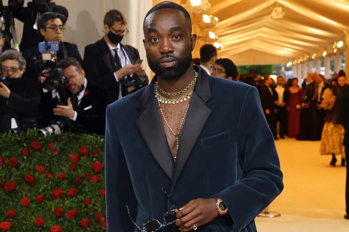 Mau dong ho nam an tuong tai Met Gala 2022 hinh anh