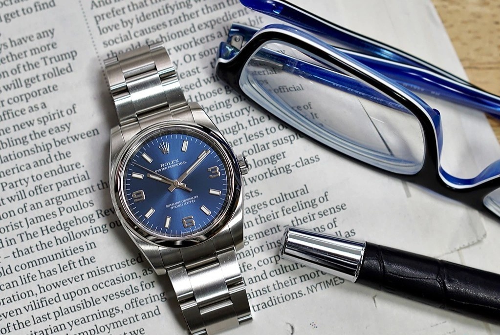 Sinh vien tot nghiep duoc tang dong ho xa xi anh 2